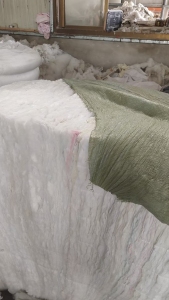 长期出售服装枕芯棉被开的丝棉，开松棉,开花棉，现货32吨左右