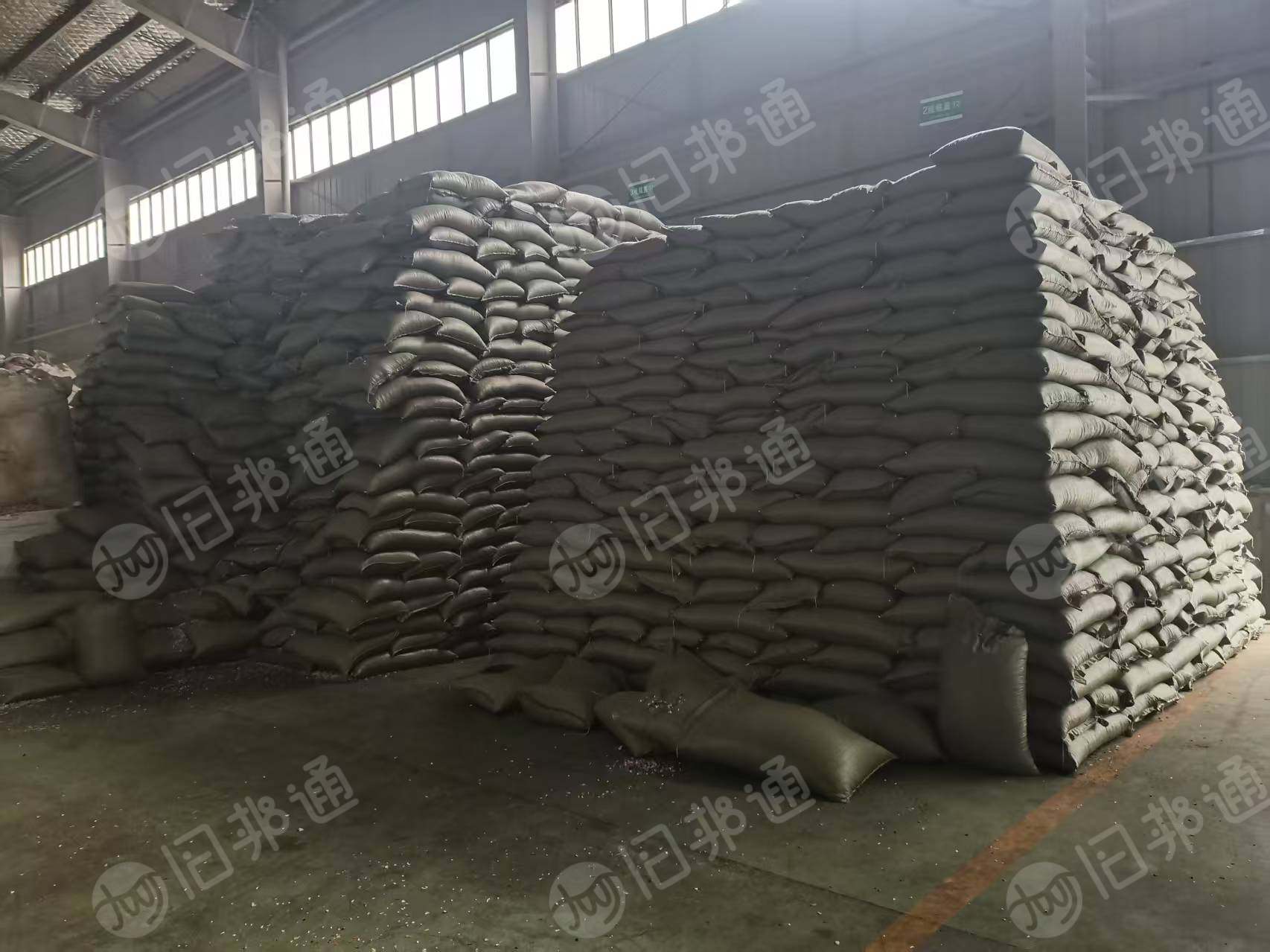 出售HDPE瓶盖破碎料，拉丝做遮阳网用，现货70吨