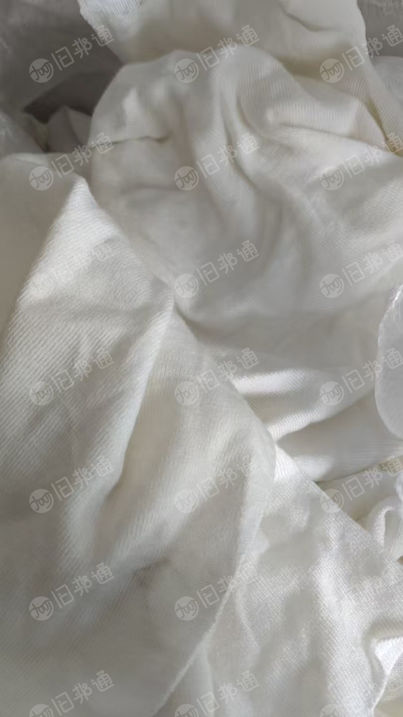 长期出售针织涤棉废布，织毛衣下来的废片，现货有11吨，货在浙江嘉兴