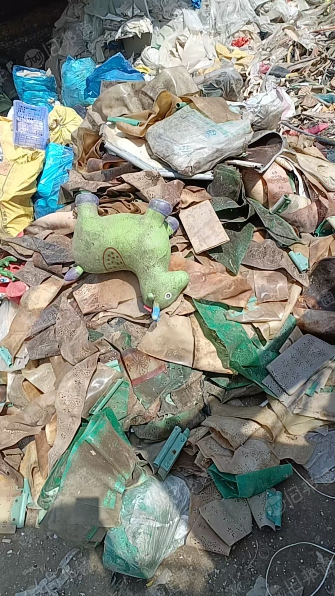 出售PVC水晶门帘废料，现货8吨多