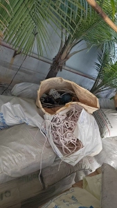 出售pe机头料，做原料颗粒下来的