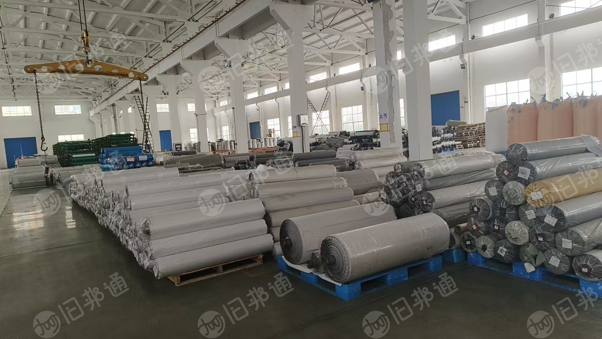 出售PVC人造革边角料，汽车厂下来的，长期大量有货