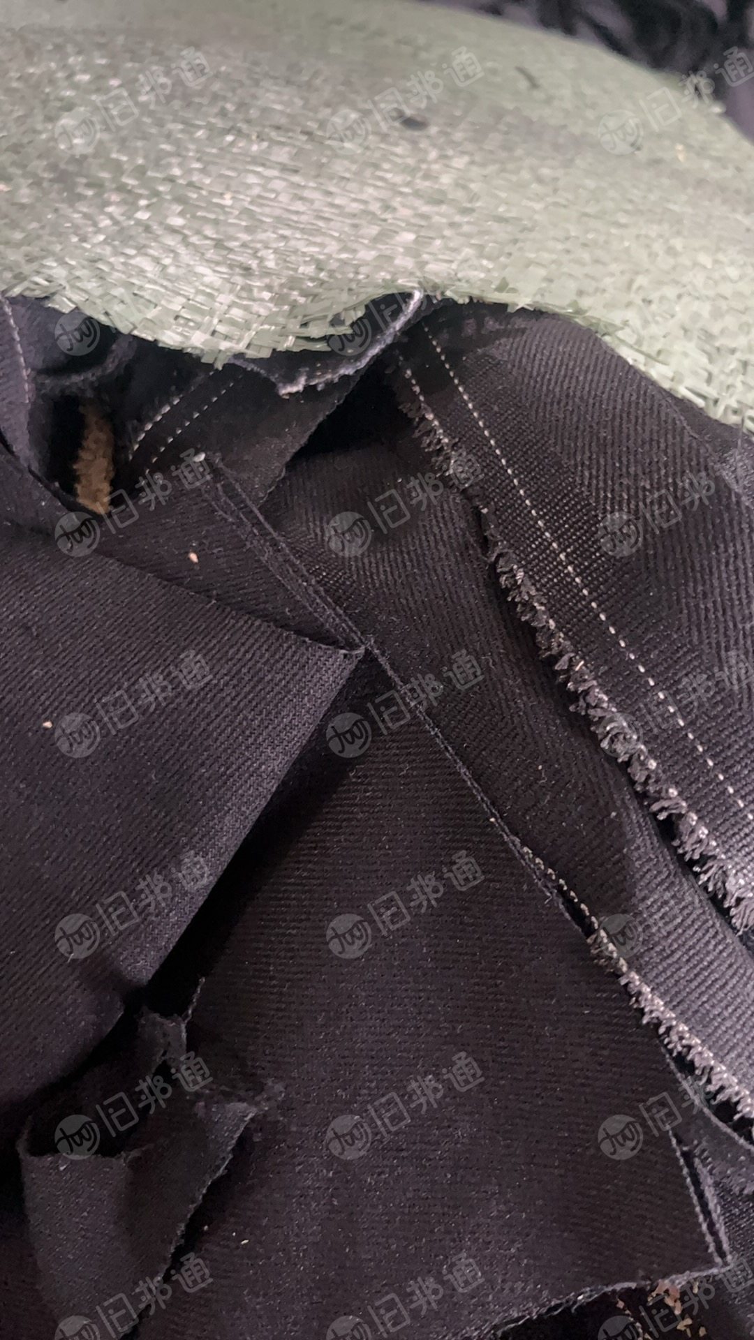 长期出售黑色涤棉废布,85棉废布,含棉70左右,现货13米一车