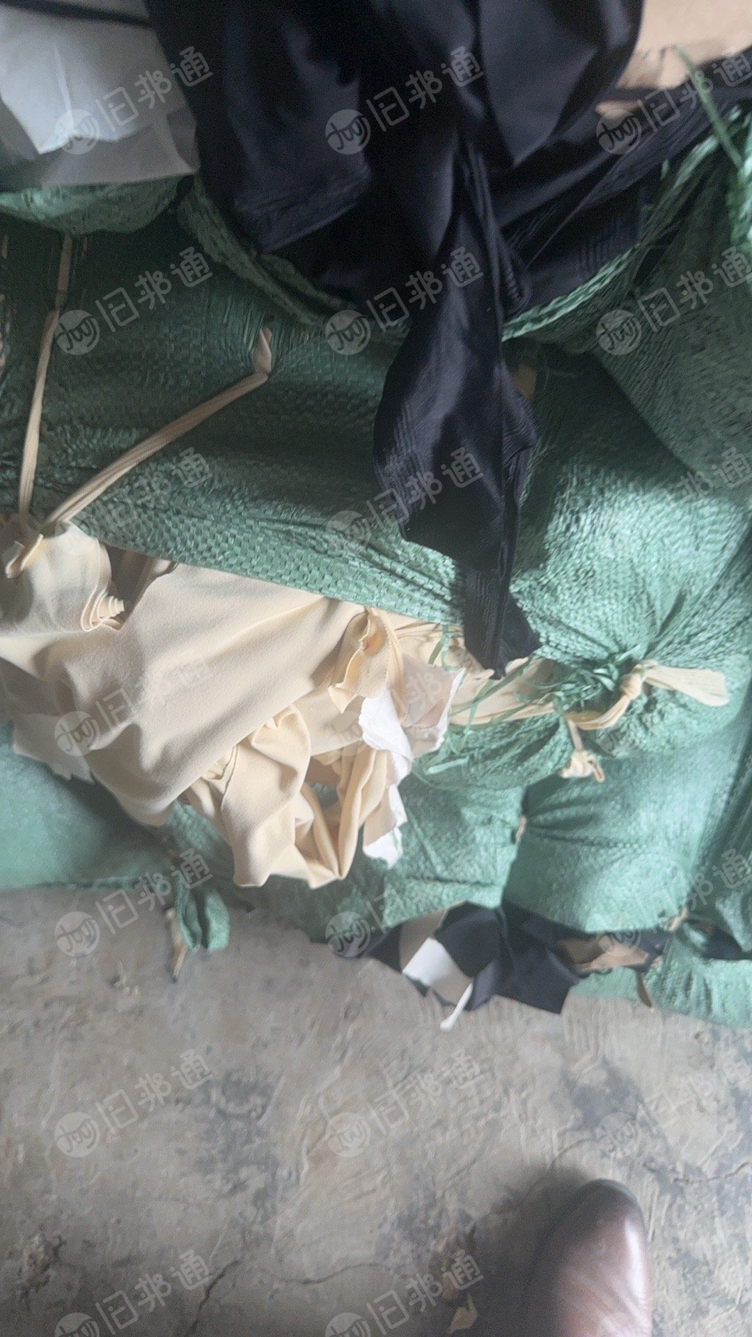 长期出售泳装衣泳衣，都是好货，干净的，现货20吨