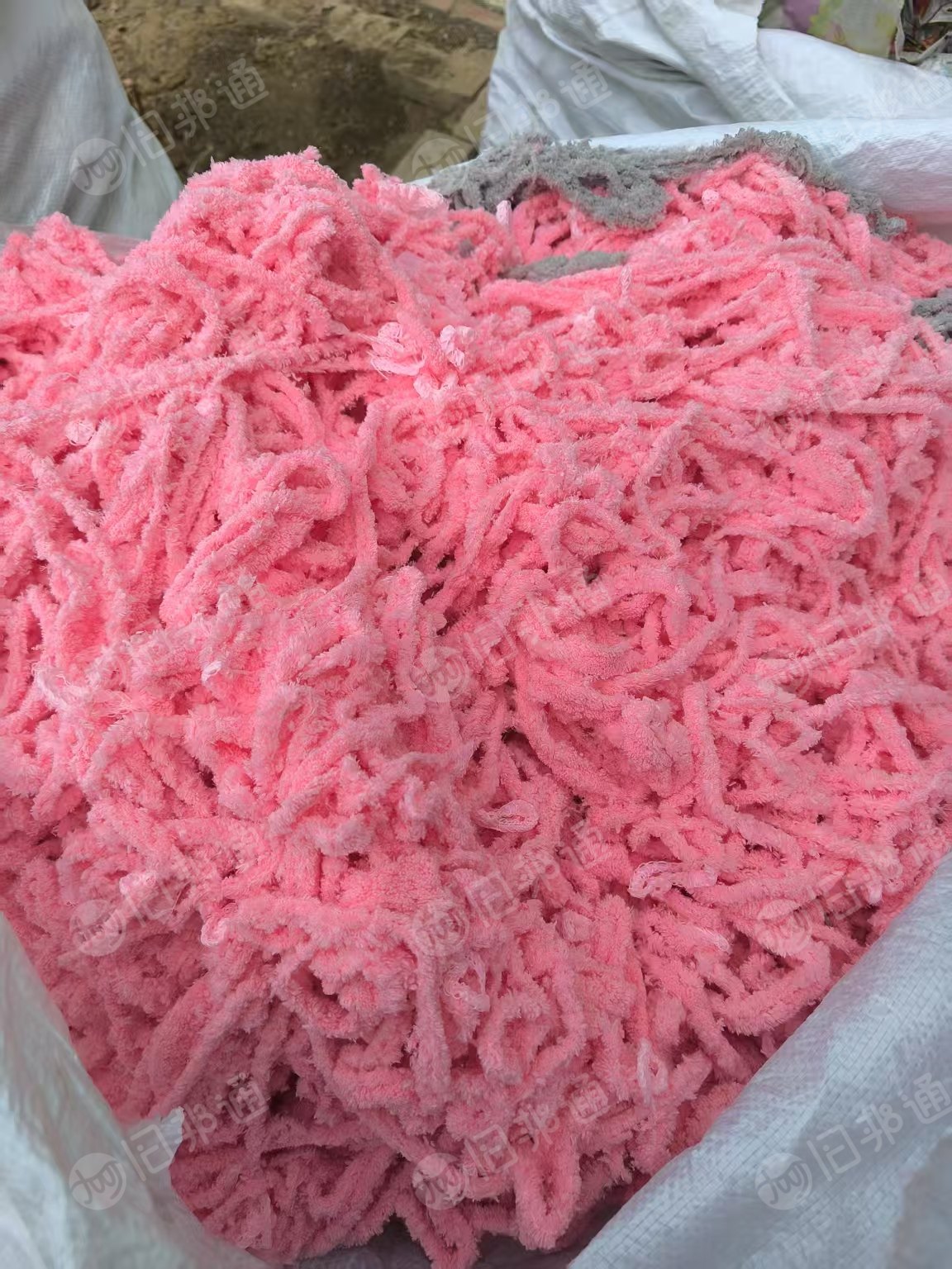 长期出售毛巾边角料,涤锦废布,珊瑚绒边角料,锦纶含量15左右,货在河北保定