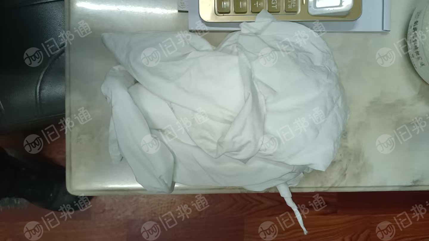 长期出售白色纯尼龙废布，尼龙边角料，现货一百吨左右