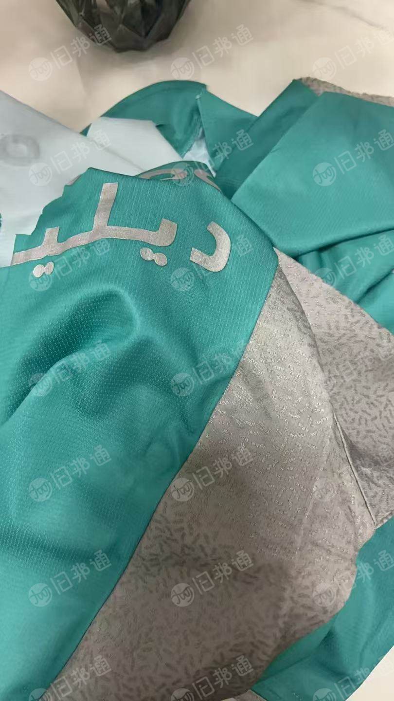 长期出售服装厂纯涤纶废布，下脚料，衣服有油墨，现货十几吨