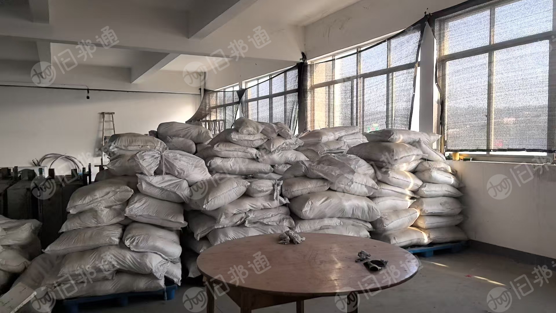 长期出售废旧口罩绳，口罩耳袋，口罩绳，锦氨的，氨纶含量15左右，现货8吨多