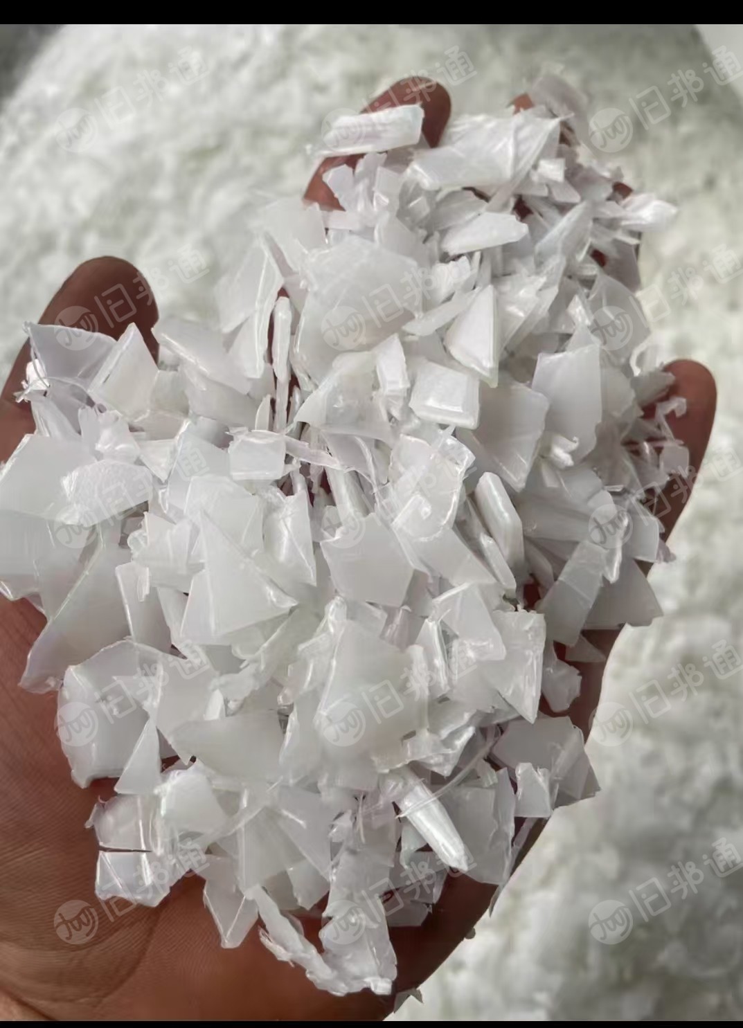 长期出售纯HDPE白桶破碎料,无商标纸,干净无味道,适合吹膜,注塑,拉管等