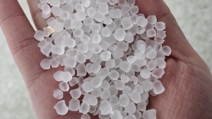 长期出售透明软质pvc颗粒，新料，软度在60-80