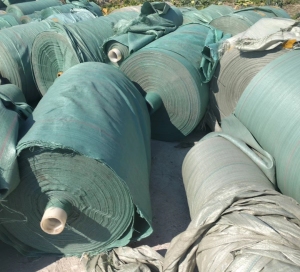 长期出售编织袋卷料，现货10多吨