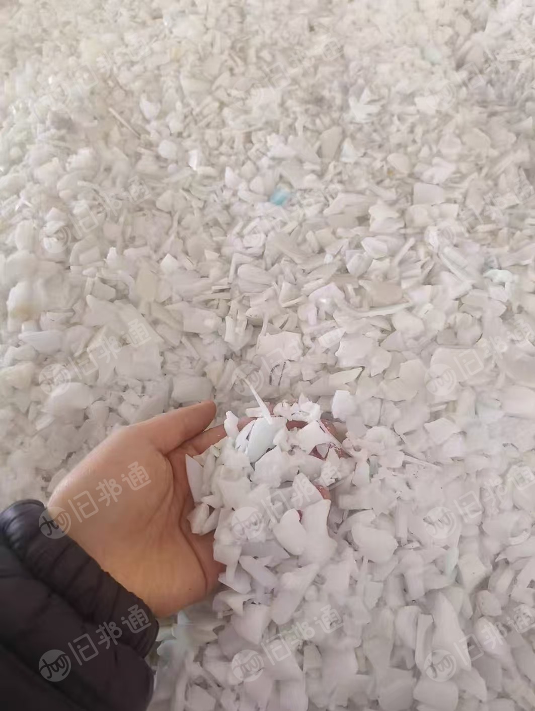 出售白色pom甲醛废料，现货10多吨
