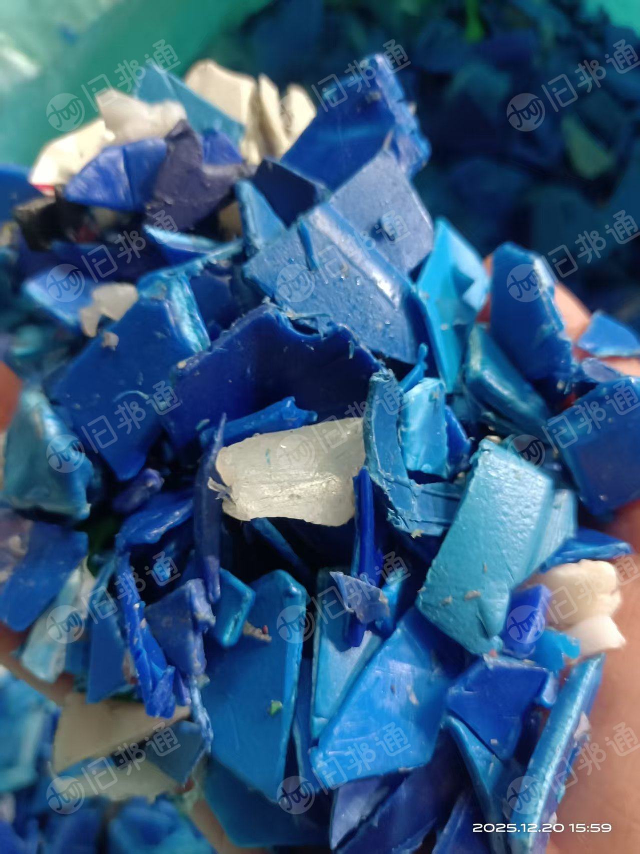 出售大小蓝桶破碎料，清洗干净，长期有货