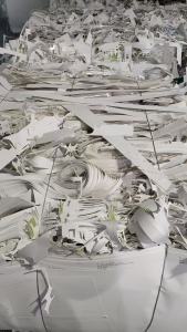 长期出售小花卡纸边角料，无膜带膜混打