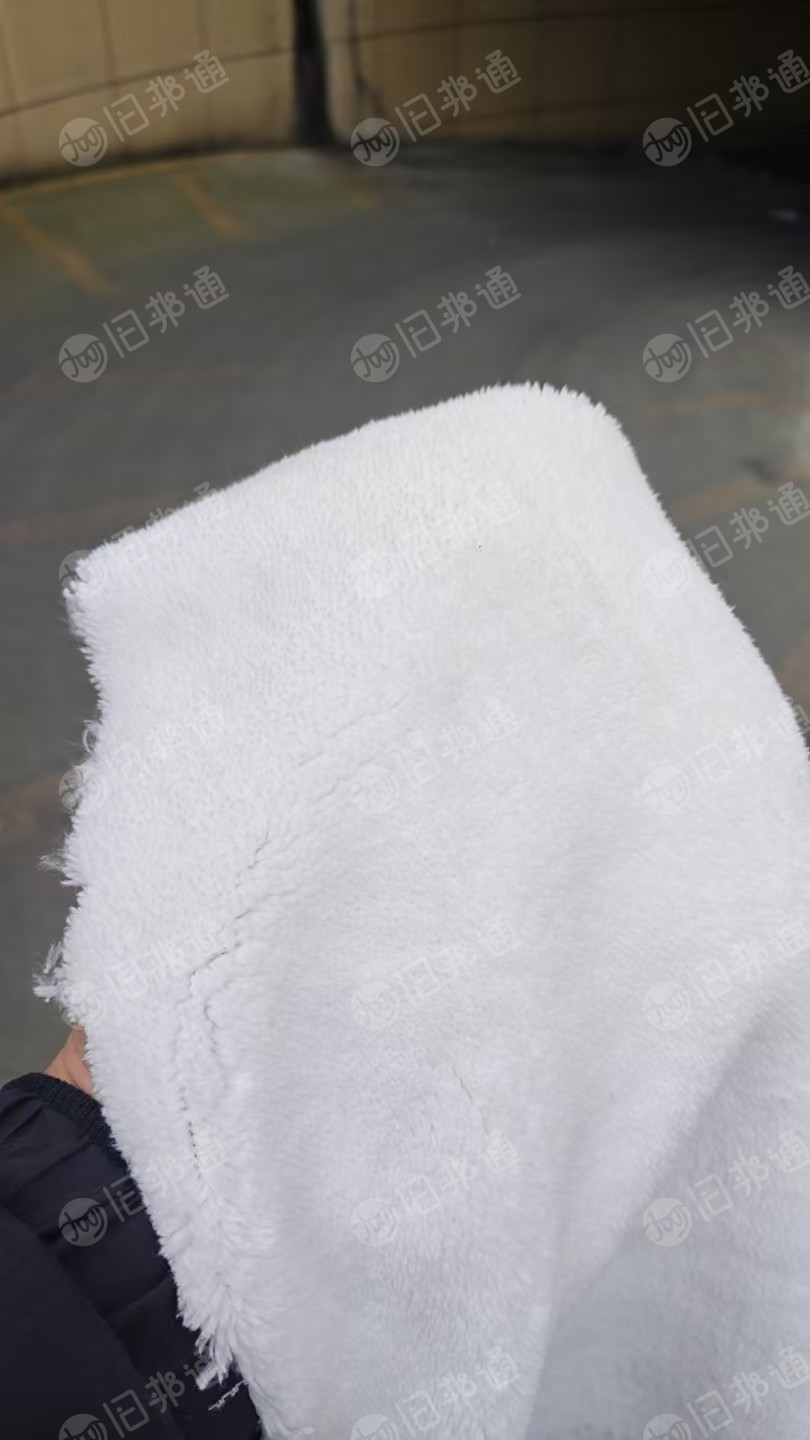 长期出售地毯布,库存绒布,平绒布,门幅有两米1,1米7的,克重300-650,统货走,现货30多吨