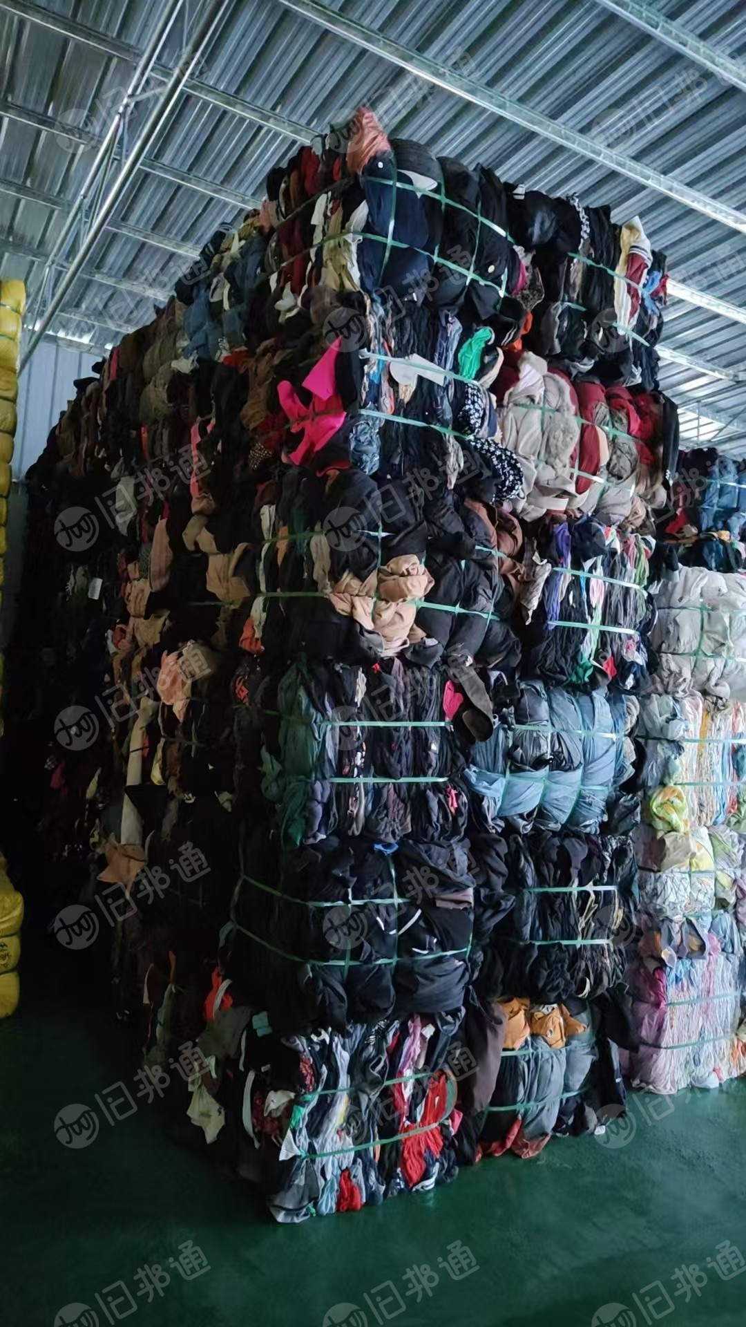 长期出售压包好的旧衣服黑料，黑料，现货9.6米两车