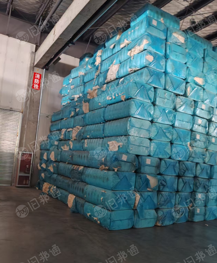 长期出售棉花，棉纱开松棉，混纺棉开松棉，古棉开松棉等，月供几百吨