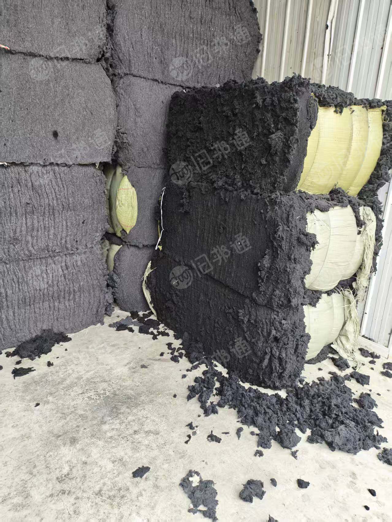 长期求购旧衣服黑料废棉，纺纱厂废棉，排渣，开花棉，开松棉，黑色或灰色，做针刺毡保温毡用，月需几百吨