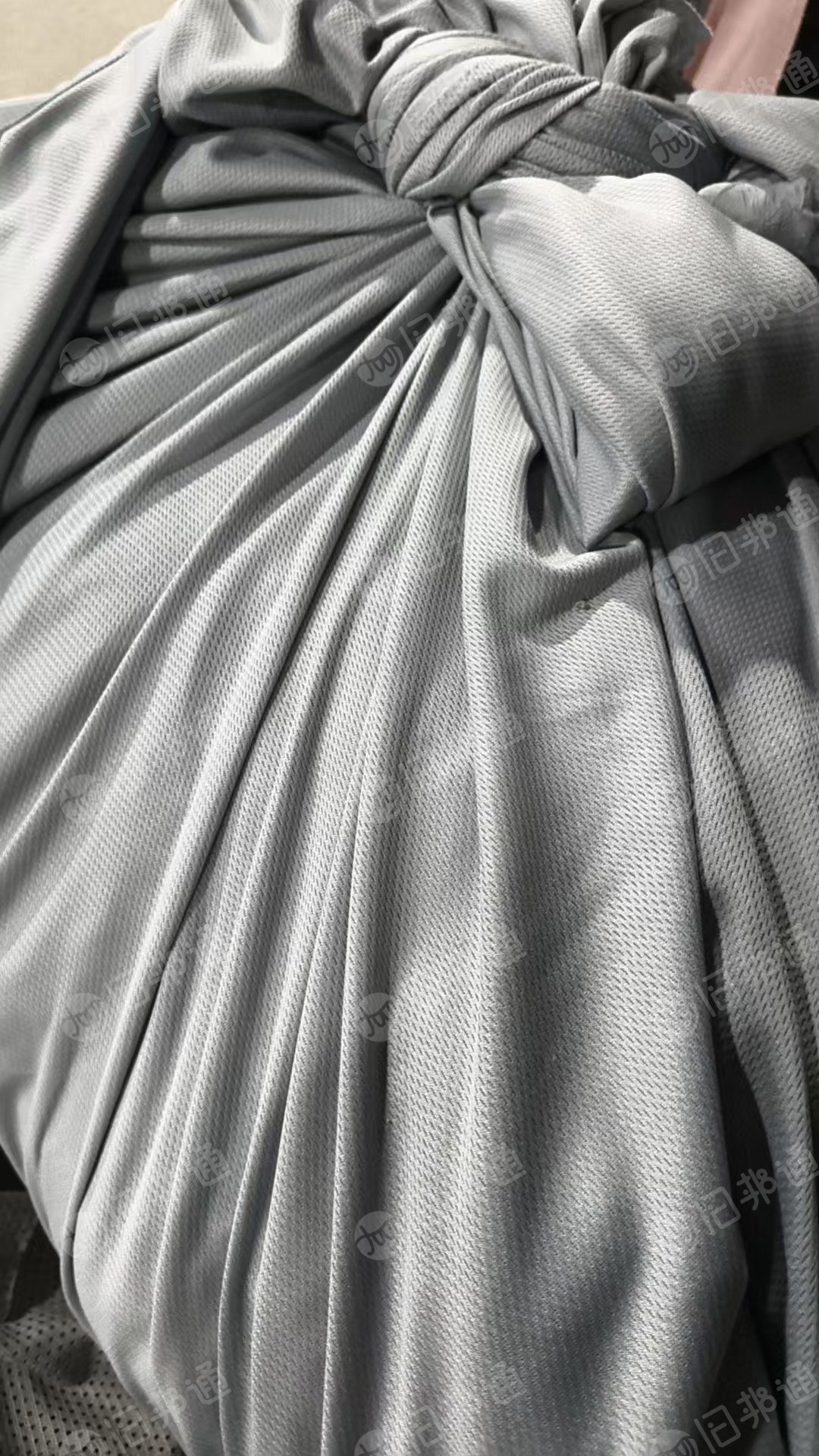 出售裁床下来的鸟眼布,桃形网布边角料,涤纶废布,现货有5吨,货在浙江台州