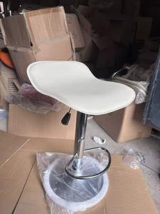 出售库存单人椅子，库存凳子，现货有400多个，货在浙江湖州