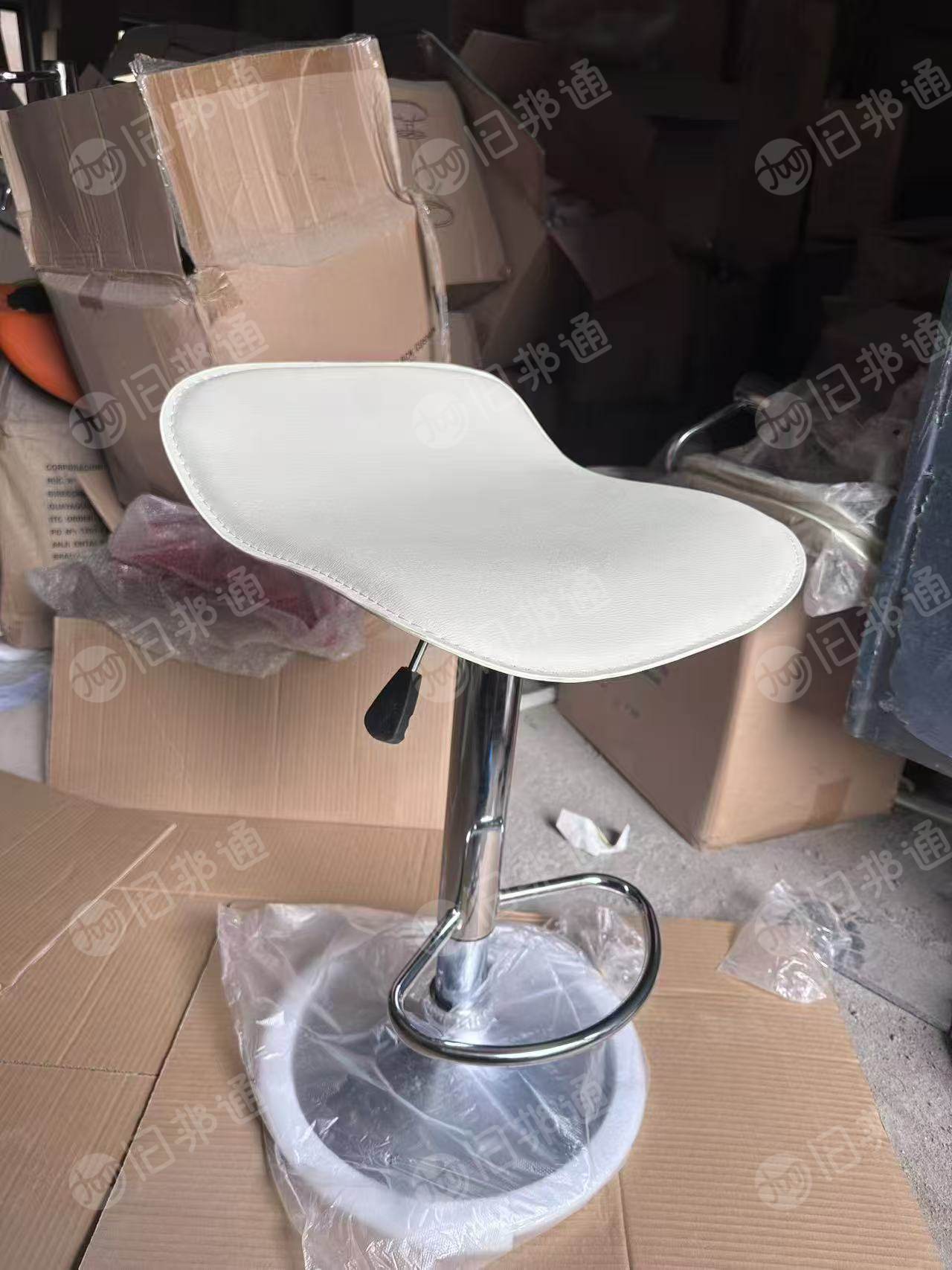 出售库存单人椅子，库存凳子，现货有400多个，货在浙江湖州