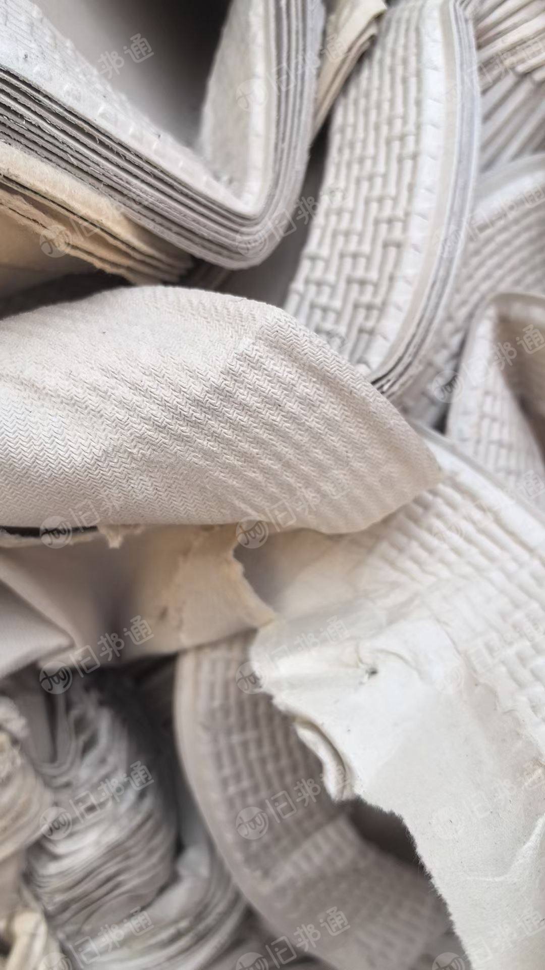 出售本色餐盒纸碗废料