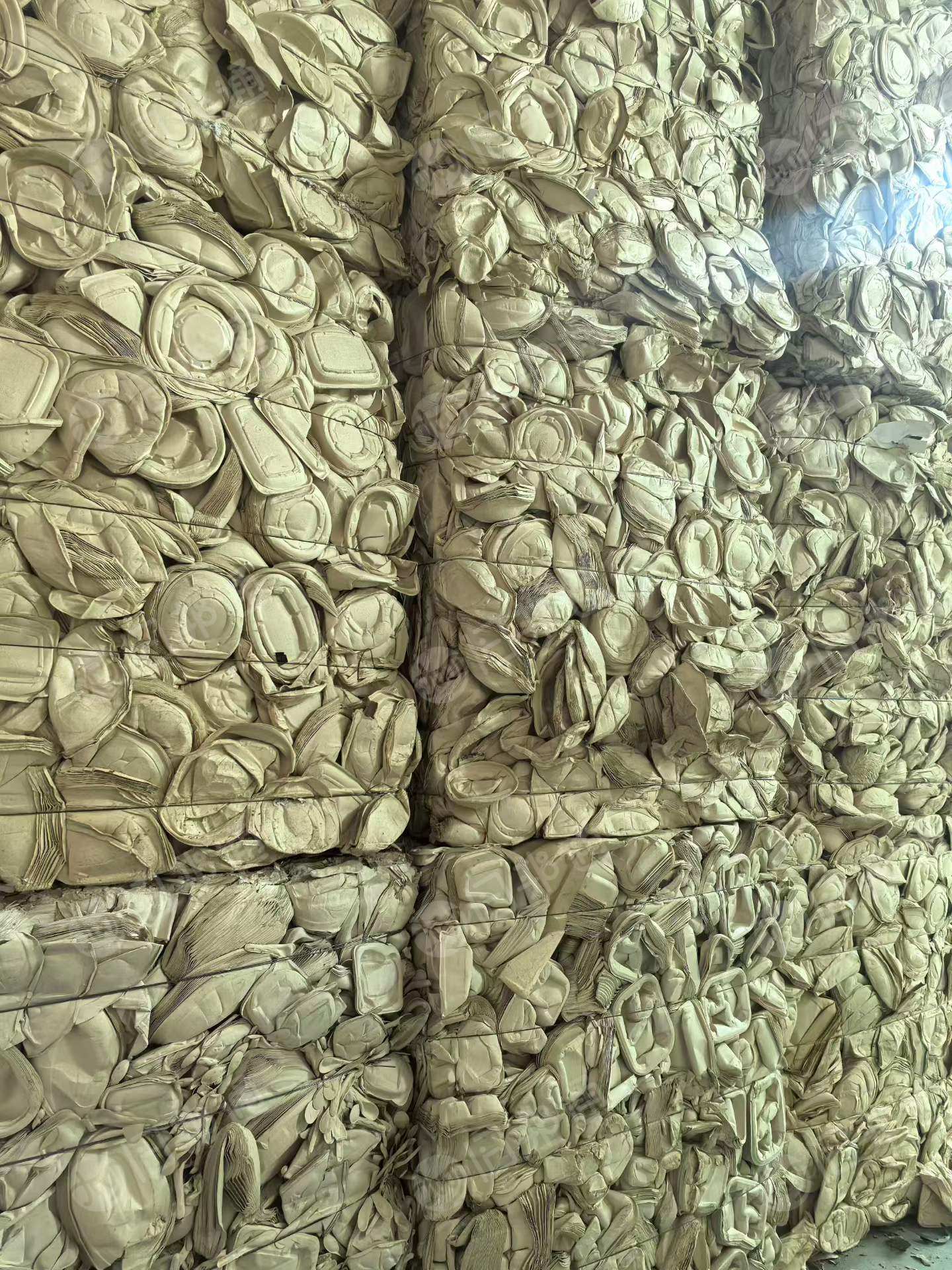 出售本色餐盒纸碗废料