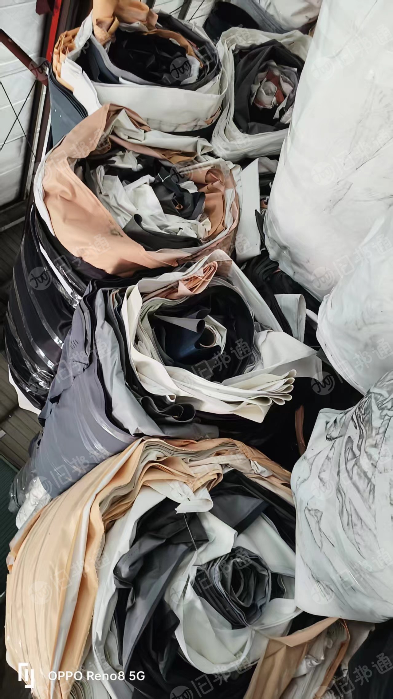 出售PU皮革，库存皮革，二等品，拼卷，现货有20吨，货在江苏苏州