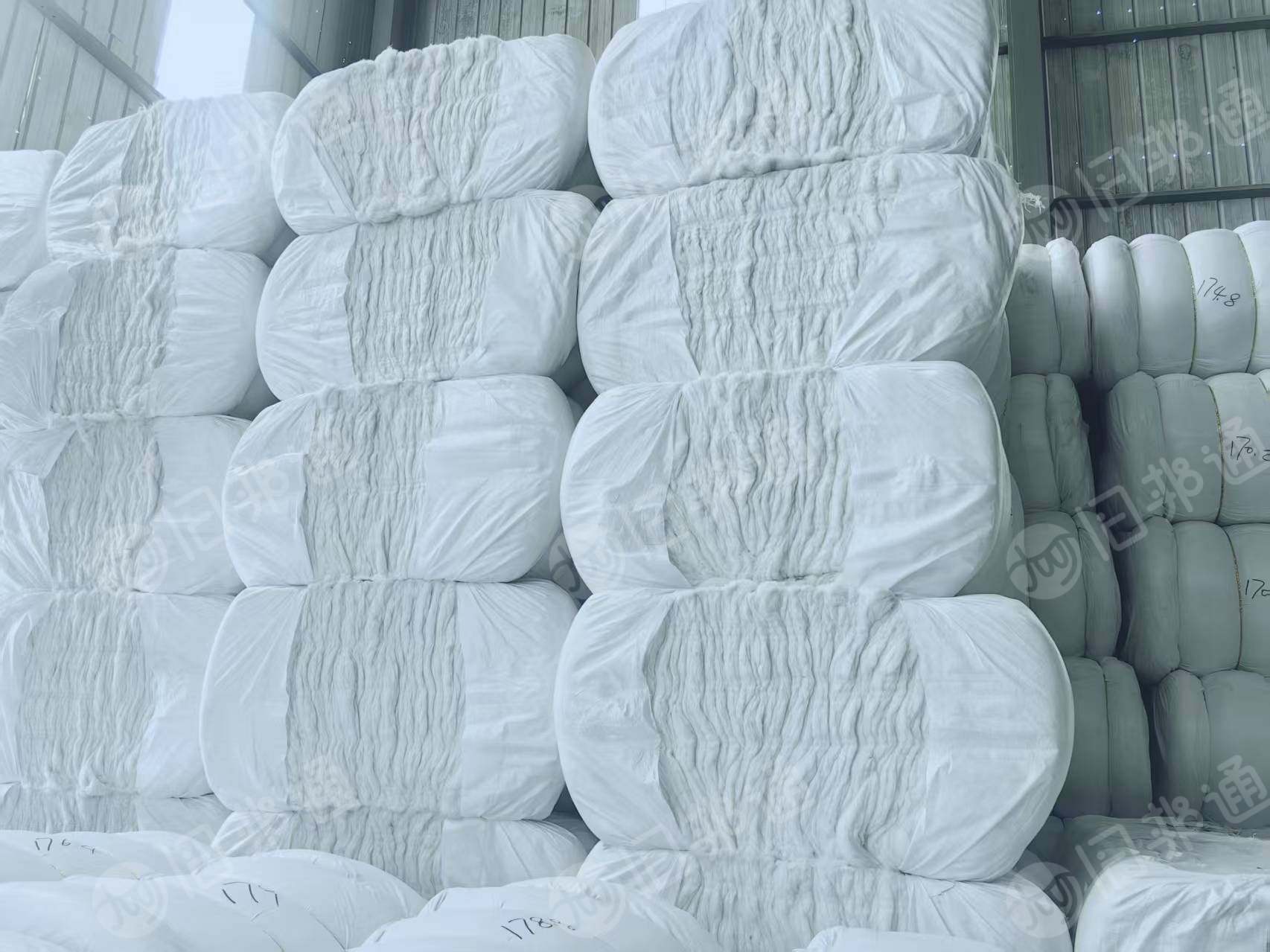 长期出售汽车气囊边角料开的开花棉，开松棉，月供100吨，适合做针刺，土工布，无纺布，被子，床垫填充用