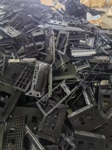 长期出售汽车配件厂下来的abs/pc合金废料，冲击23左右，不阻燃不加纤