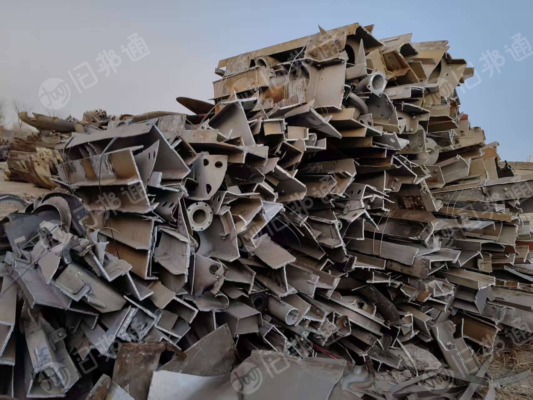 出售废铝，铝罐割的货，现货二十来吨