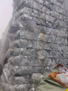 长期出售pvc药板废料，铝箔废料，单面双面混一起压，现货18吨