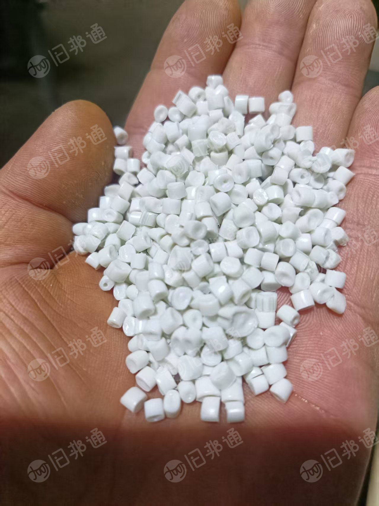 长期出售饮料瓶盖低压颗粒，一般什么颜色都有