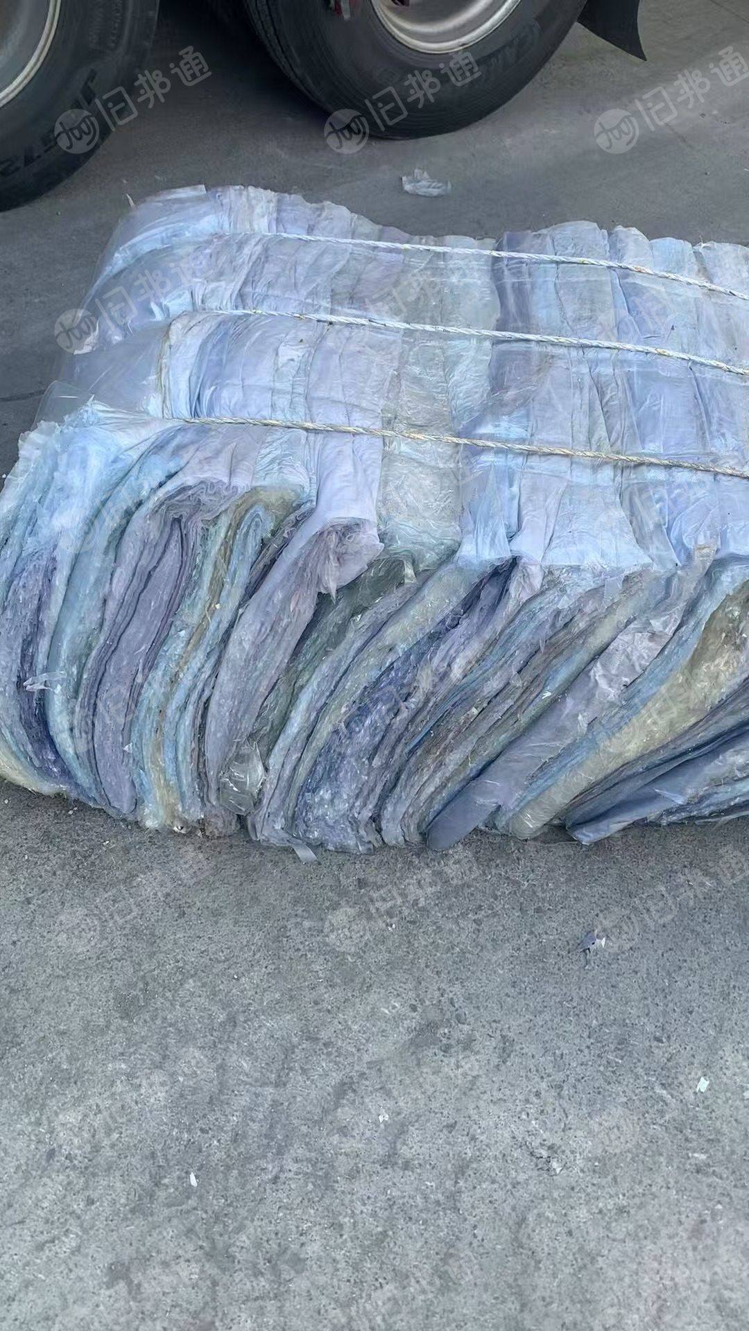 出售白色透明带点胶的PVC玻璃膜,软质PVC膜，现货有百吨多