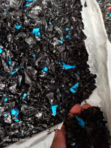 常年出售PE管道破碎料，蓝线管破碎料，燃气管破碎料