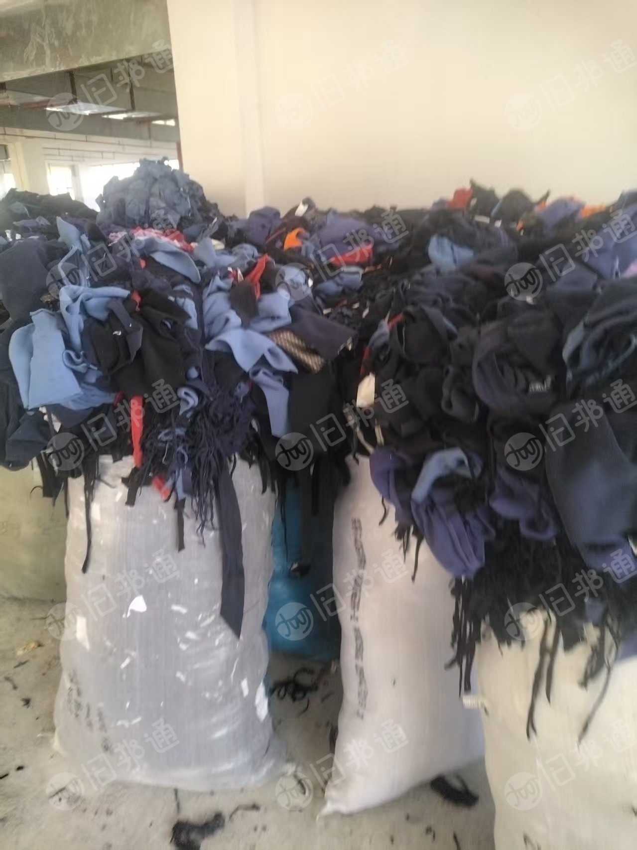 长期出售遮光布废布，牛奶丝，网眼布边角料，现货一挂车