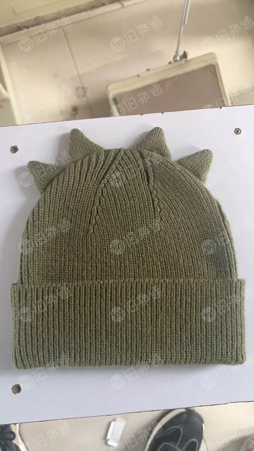 出售一批工厂库存帽子，有纯羊毛，混纺的，现货一万个左右