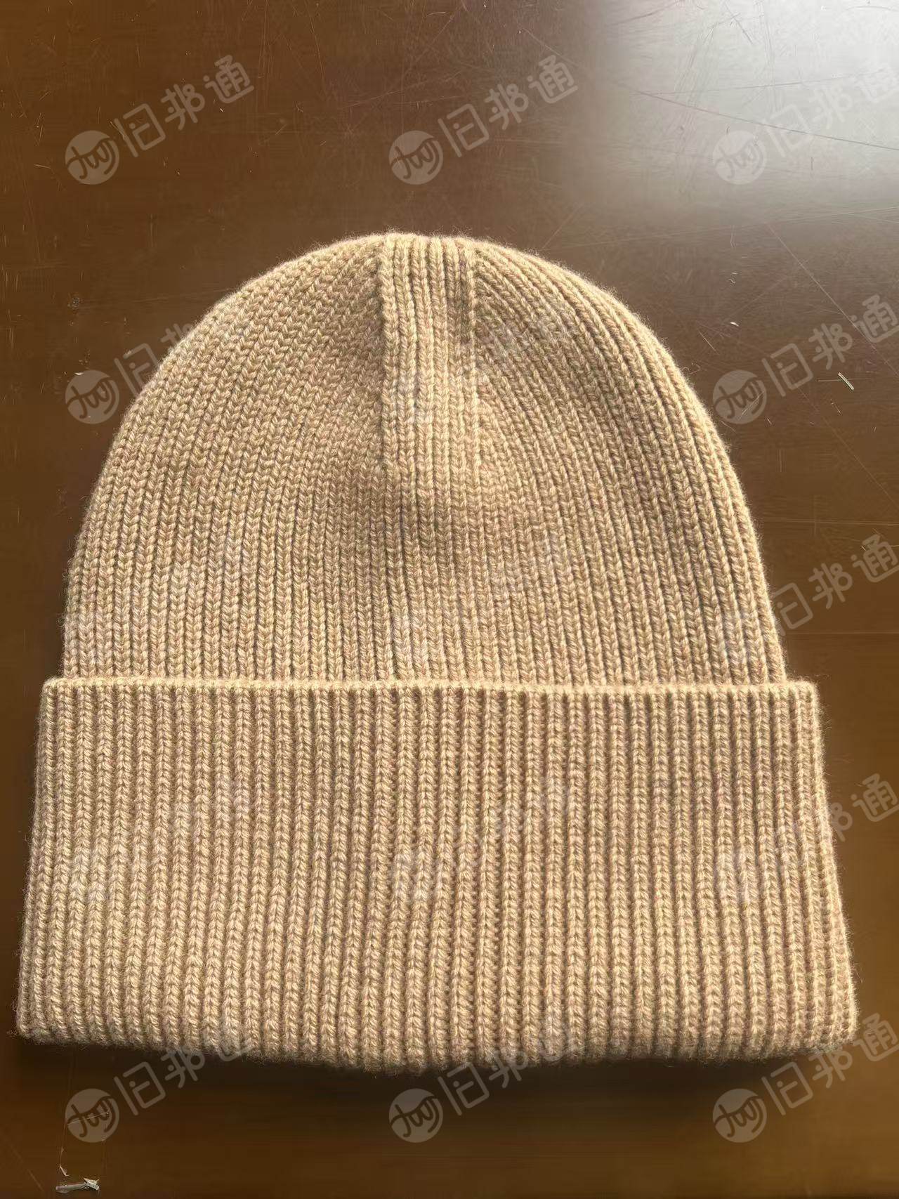 出售一批工厂库存帽子，有纯羊毛，混纺的，现货一万个左右