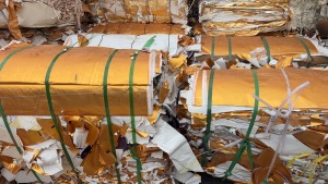 长期出售香烟铝箔纸，纸铝废料，边条和大张的都有