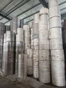 长期出售日本进口的卷材无纺布，pp无纺布，不含钙，现货50吨