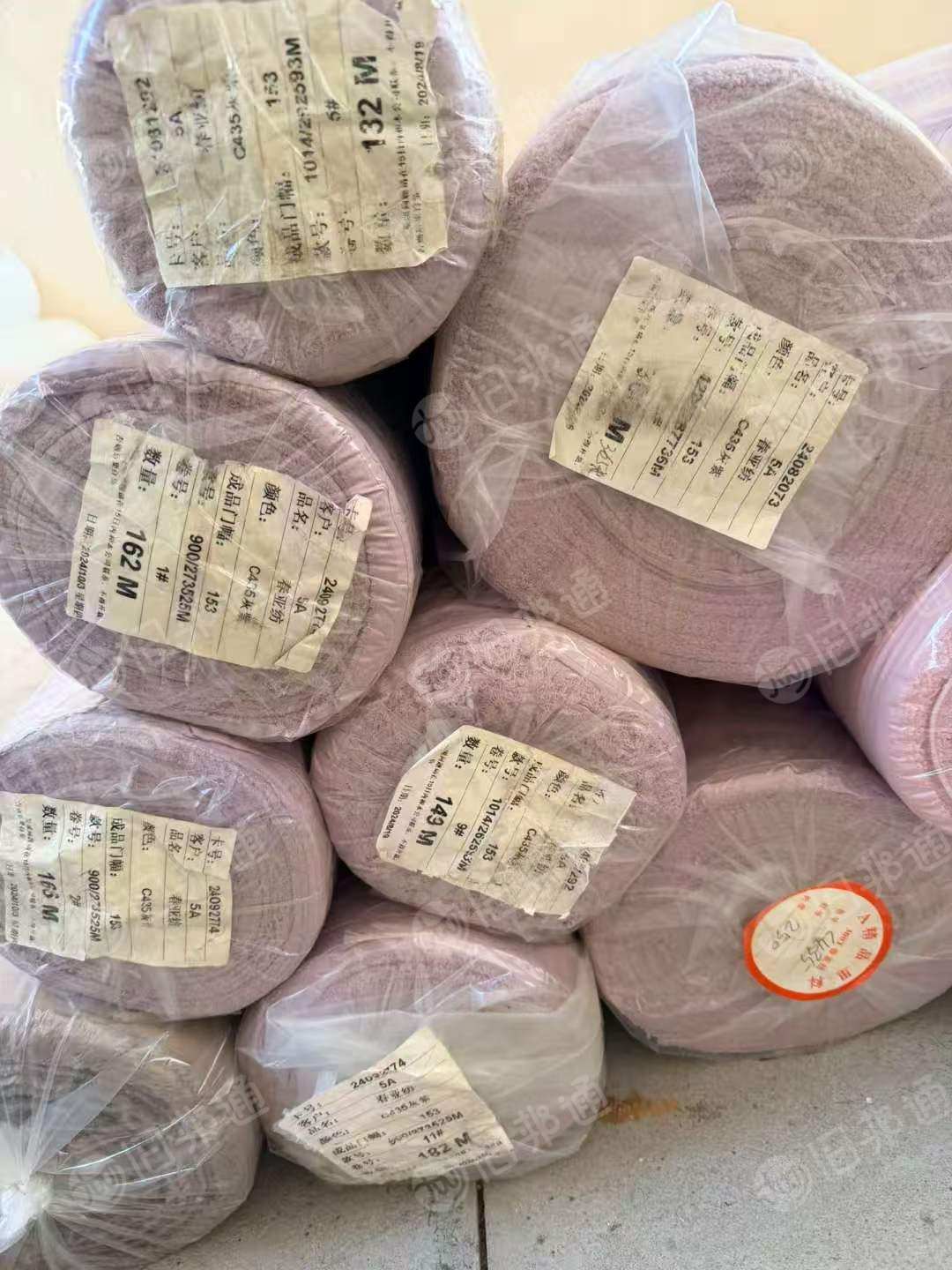 工厂清仓处理库存布，有服装面料，家纺面料，羽绒服面料，春亚纺等统货出，现在15吨