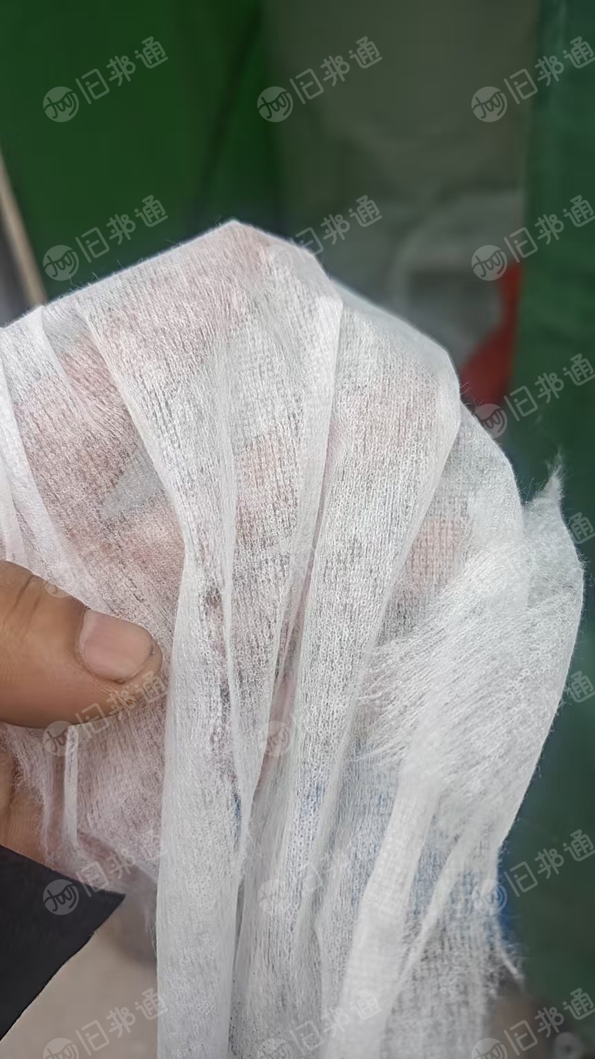 长期出售做衬衣下来的整卷白色涤纶无纺布，涤纶无纺布