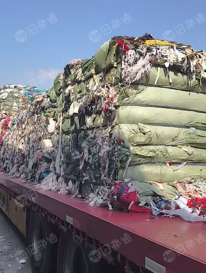 长期出售服装厂废布黑料，燃烧料，下脚料，月供100吨