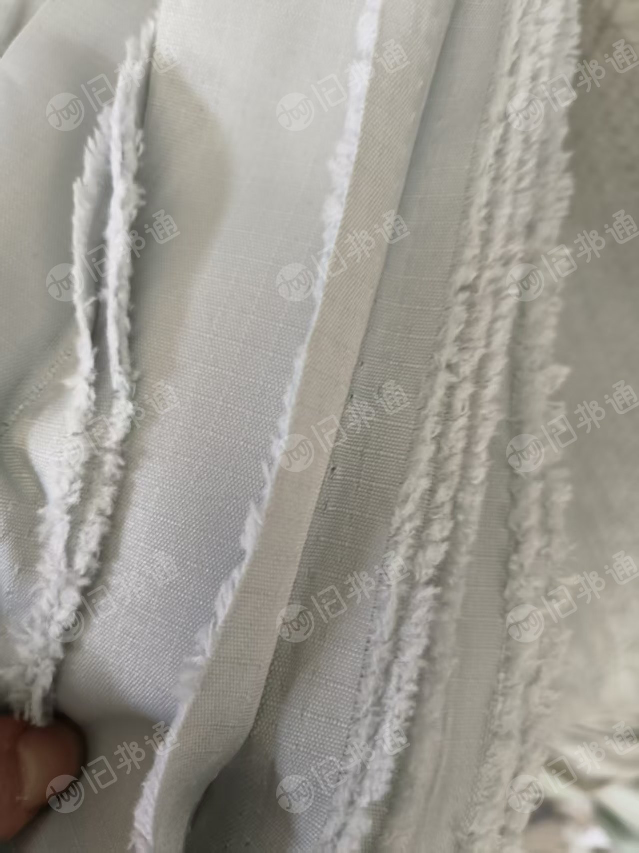 长期出售本白涤纶轻胶帐篷下角料，可以造粒可以做油漆料，现货100多吨，货在天津