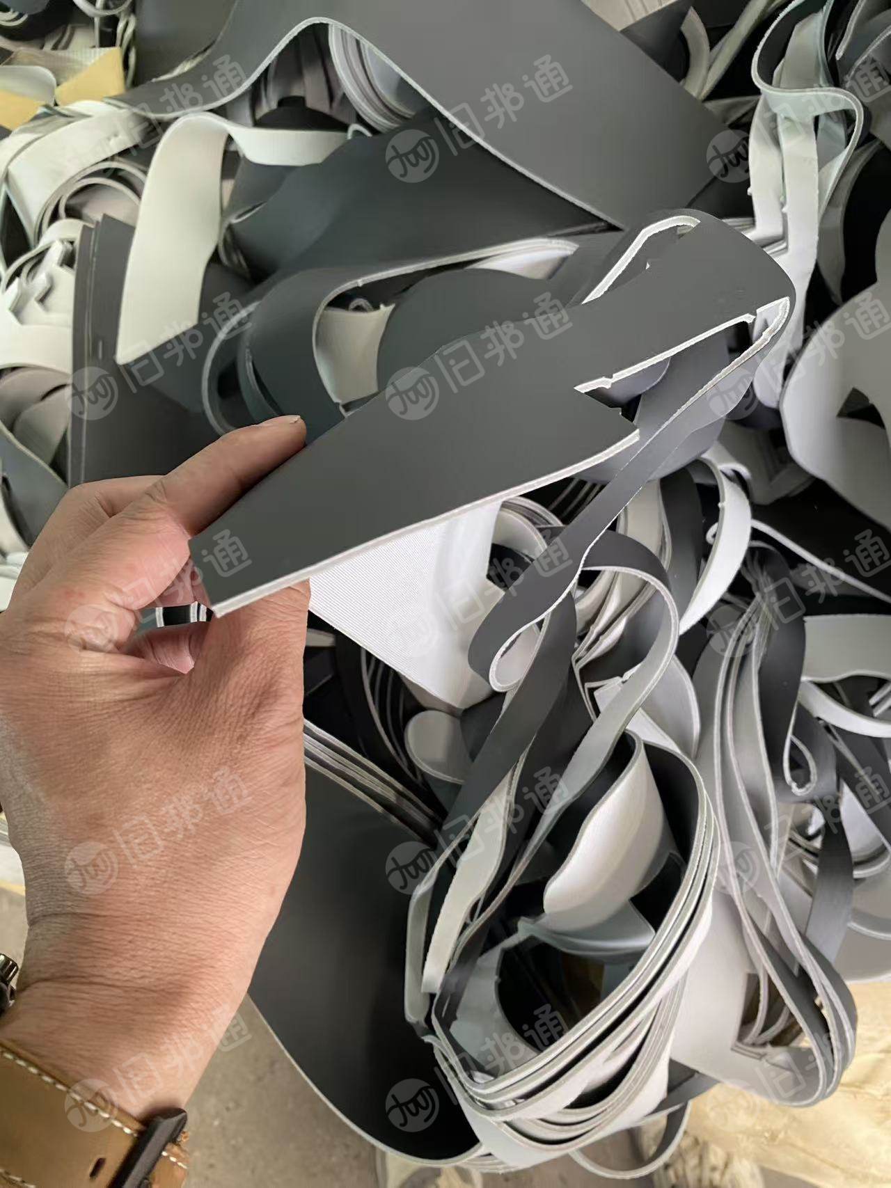 出售PVC内饰革料,带海绵的