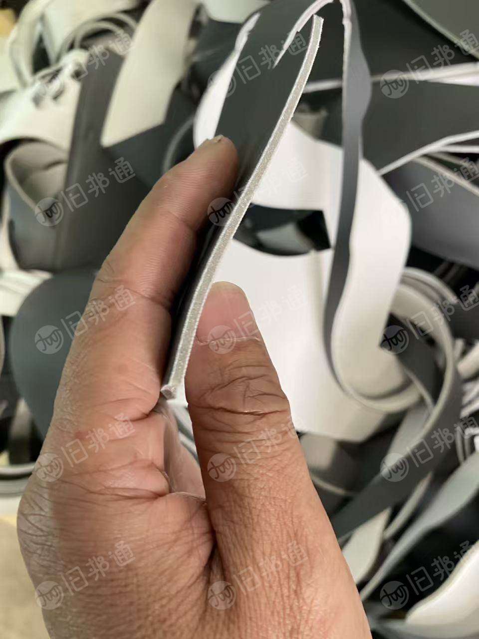 出售PVC内饰革料，带海绵的