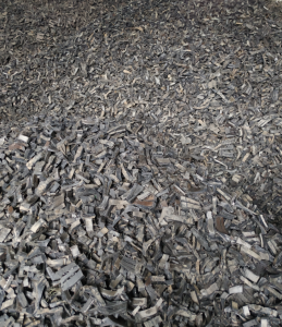 长期出售大钢丝胎胶块