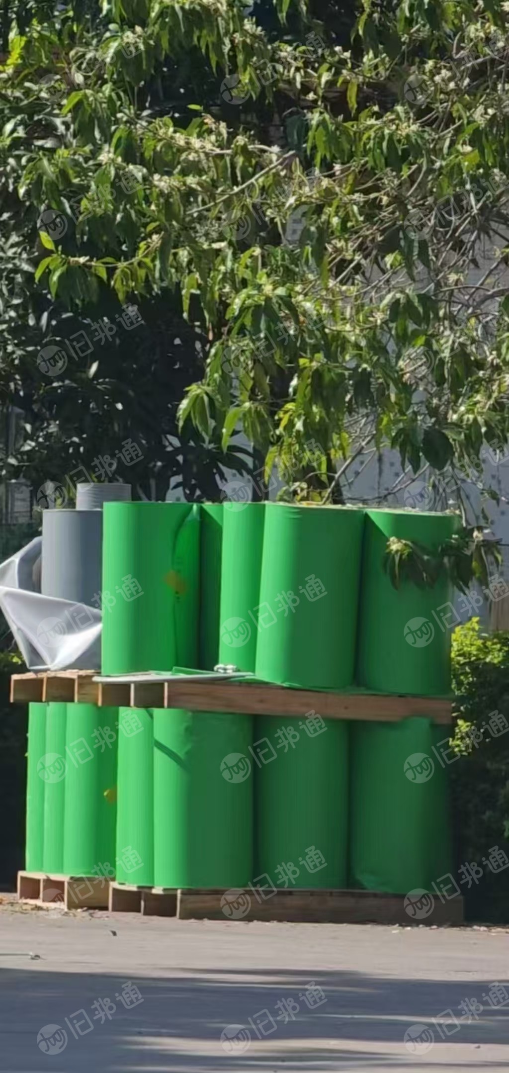 出售PVC复PE膜废料，不可分离，带轻胶，现货30吨