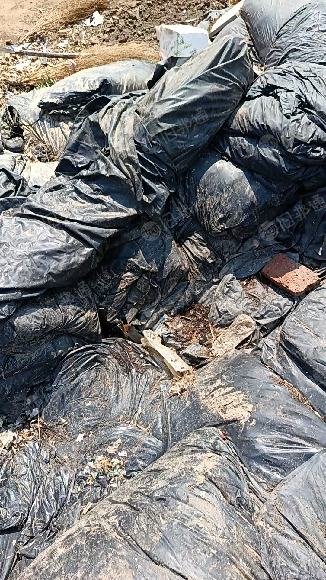 出售砖厂用的黑色的塑料布,PVC黑膜,现货十几吨