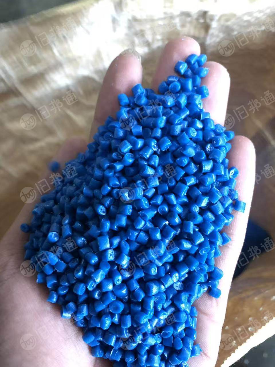 求购低压颗粒，用来做吹塑的，要求溶脂0.4以内，颜色只要黑色跟蓝色的